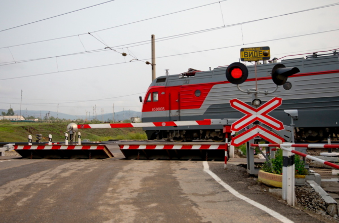 Госавтоинспекция Соликамского городского округа  напоминает, что игнорирование правил переезда железнодорожных путей  представляет серьезную опасность для жизни и здоровья водителя и пассажиров.
